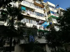 位置佳采光好,不靠马路,房型方正,地铁商圈,满五