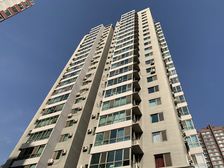 次顶层二居,大落地窗,采光视野都很好,满五年唯一