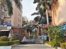 海角路与贵州路交叉口北岸晏城一房中间楼层诚意出售