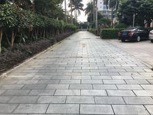 西南大道云南路交汇处三面光带大花园的别墅