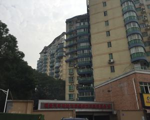 万事佳景园4室1厅南北