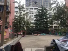 地铁口 1楼 双气 好停车 精装修