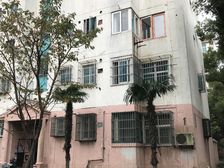 1楼带院子精装修布局合理四房,客餐厅南北通风好