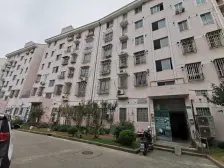 全明户型一居室,距离地铁站200米,全明户型。