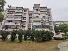 距离地铁站200米,采光好,全明户型,视野宽阔