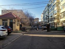 娜琳商圈一楼带小院步梯房公摊面积小