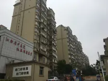红谷世纪花园D区 南北通透,采光好 装修好,环镜优美 近地铁 视野好,诚心出售