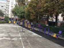 易家桥二号院中间层,精装修,大客厅。