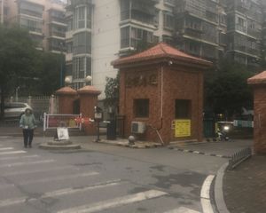 小区配套成熟楼层好已空置随时看房业主诚心出售