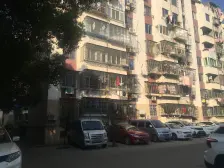 京东小区E区 南北通透,采光好 视野好,诚心出售