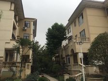 人民东路双地铁口,叠墅,带车库和车位