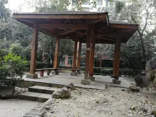 汉飞城市公园一期电梯小高层复试双气小区诚心出售