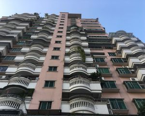 近广佛地铁步梯低层2002年楼龄有空中花园