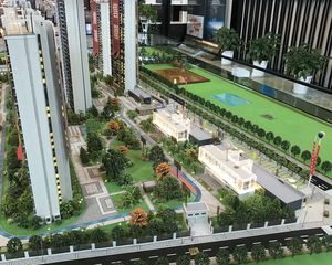 地铁口的地铁入户三房两卫的,有车位,出入方便