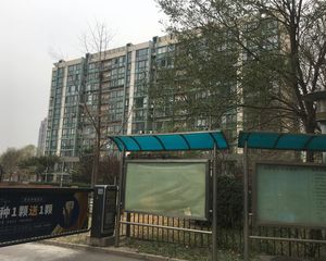领地OFFICE3室1厅东