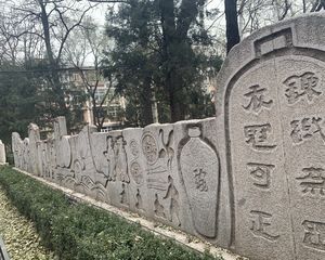 和平家园十一区中间楼层不临街一居室
