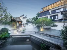 地上三层,地下两层,有天有地 前后花园