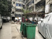 边户,全明户型,有天然气,生活方便。