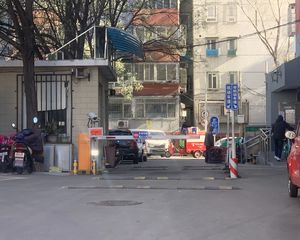 万明园南北三居室,中间楼层,看房随时。