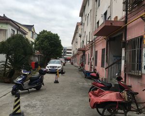 巴城镇繁华地带精装大两房交通便利生活方便