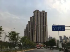 五象新区万达茂御峰国际,三房,朝南户型带装修。