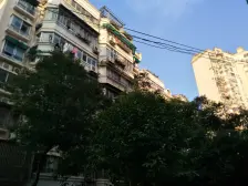 因急需资金周转,房东诚心卖房,价格实惠,地理位子好