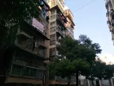 外国语旁桃花苑小区,有院卫,停车方便,配套设施齐全