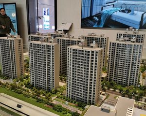 高新近文昌近,双阳台落地窗,大三室双卫,原房未装。