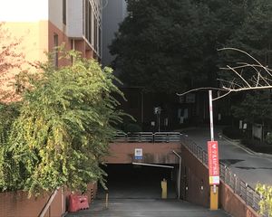 观山印全新未入住,家具家电齐全南北通透双阳台校园旁