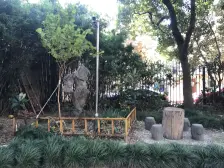 徐汇滨江00年电梯朝南小户型,楼下东二,地铁7/11/12线