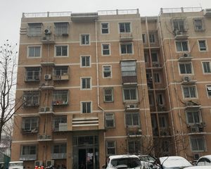 角门鑫宝苑小区,电梯房南北通透,采光好,