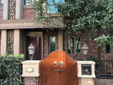 繁华地段,简约风格,采光充足,电梯房,主卧朝南