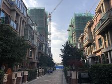 精装修,产证在手,近地铁,品质小区,联排别墅,带产权车位