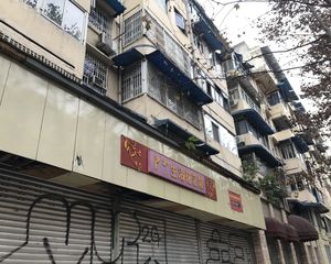 荣德大厦 1室1厅 东南