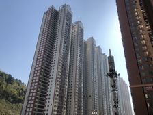 花果园湿地公园门口大平层诚心出售