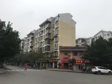 两位于高新区大学城曾家镇两室一厅,小区在17号线旁。