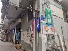 小区位置好出门就是南坪南路公交车站