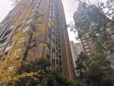 国会山一改二户型,装修保持良好,家具家电齐全