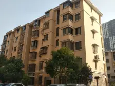 交通便利,繁华地段,得房率高,采光充足