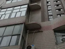 电梯中高层 精装修 地理位置优质 采光通风佳