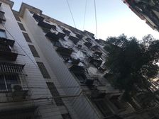 满五唯一正规两居室;可以拎包入住;位于小区中间位置不临街环境