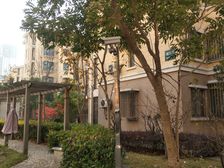 18号线旁,新挂牌精装修两房,商业配套齐全,交通便利