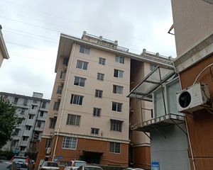 世纪锦秋电梯西边套全亮间精装25万全新未入住