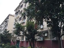 精装修,带天井带露台,刚需好房,拎包入住,诚意出售,价格好谈