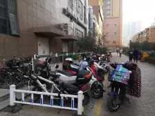 河医旁 双气社区 2015年建成 电梯刷卡 标准一室一厅