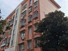 世纪公园地铁站三房一厅一卫,30万精装修