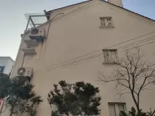 衡复风貌区,独幢带大阳台、花园,有4户共用的庭院可停车