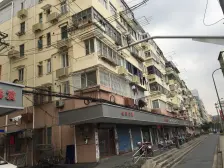 精装 阁楼已做 近轻轨内环 满五 四房两卫 诚售