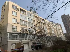 封闭*小区,精装3室南北通厅,中间层,位置好