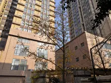 河医地铁口 双气一居室 诚心出售